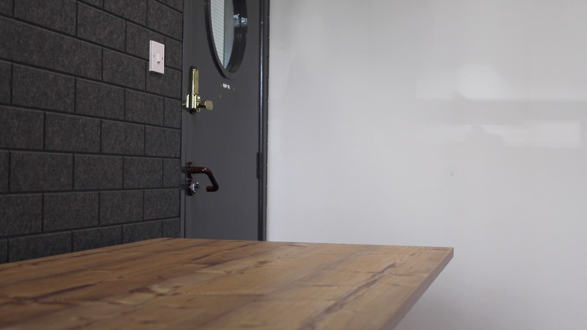 Smooth height adjustment in action on the UrbanErgo Quiet Standing Desk, highlighting whisper-quiet motor performance